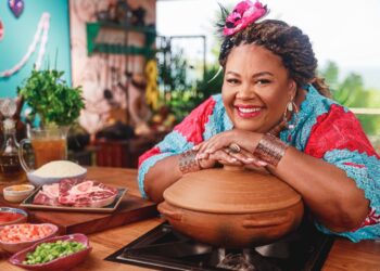 5ª edição do Festival Raízes de Porto Seguro terá aula-show gratuita com a Chef Dona Carmem Virgínia na Passarela da Cultura