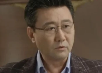 Morre Choi Jung Woo, ator sul-coreano de doramas, aos 68 anos