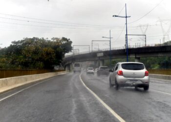 Transalvador ressalta que direção defensiva colabora para redução de acidentes no período de chuva