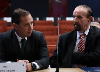 Cid confirma que Bolsonaro presenciou apresentação de minuta golpista