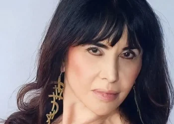 Filho de Claudia Alencar revela motivo para a mãe continuar internada: “Não está mais andando”