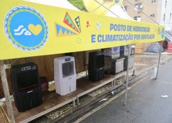 Novidades do Carnaval 2024, climatizadores e pontos de hidratação são elogiados por foliões e trabalhadores do Carnaval
