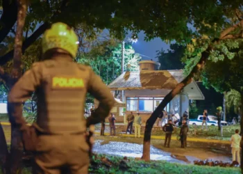 Colômbia oferece US$ 730 mil por mandantes de atentado contra Uribe