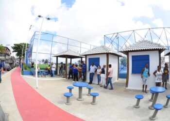 Prefeitura entrega complexo esportivo e de lazer Raimundo Varela na Fazenda Grande IV
