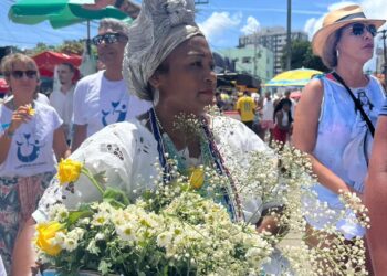 Domingo tem Cortejo de Jorge durante a Festa de Iemanjá
