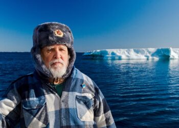 A bordo do veleiro Fraternidade, Aleixo Belov chega a Tiksi