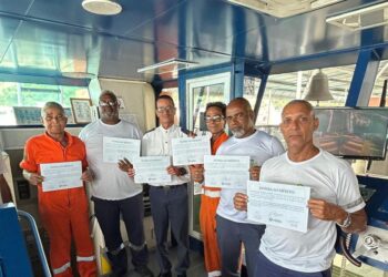 Tripulantes da Internacional Travessias Salvador (ITS) recebem reconhecimento de Honra ao Mérito