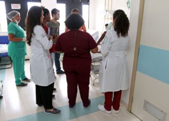 Mais de 33% dos médicos da Bahia atuam na rede pública estadual