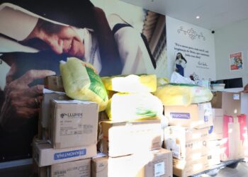 Ferreira Costa doa mil peças de roupas para Obras Sociais Irmã Dulce (OSID)