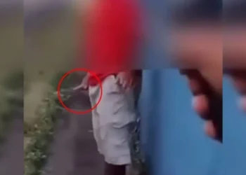 Goiás: pai armado com faca invade escola e ameaça matar professor da filha