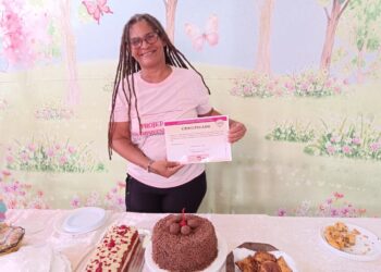 Secretaria das Mulheres entrega máquinas de costura para associações e certificação profissional para mães monoparentais