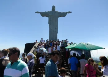 Cristo Redentor reabre ao público depois de morte de turista