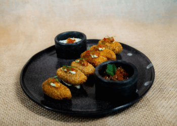 Fazenda Music & Bar estreia no Comida di Buteco com famoso Croquete Carroceiro