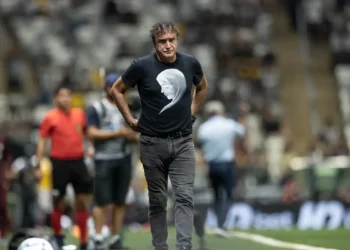 Atlético-MG anuncia saída do técnico Cuca, oito meses após contratação