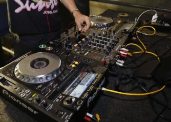 Beco das Cores e Palco Beats agitam a Barra com programação de DJs para amantes da música eletrônica