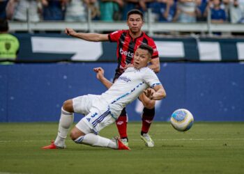 Vitória perde para a Raposa e cai uma posição na zona de rebaixamento