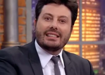 Danilo Gentili explica episódio de fúria que viralizou na web: “São anos de abuso”