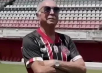 Ex-jogador do Vitória, Flamengo e Atlético de Alagoinhas, Dendê morre aos 71 anos