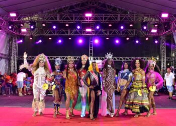 Concursos LGBTQIA+ trazem glamour à Praça Municipal no Carnaval de Salvador 2025