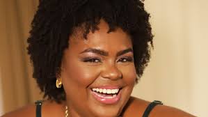 Dia de Visibilidade à Luta Antigordofobia: empreendedorismo encontra na moda plus size um mercado em ascensão