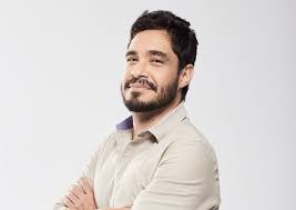 Humorista Diogo Almeida apresenta espetáculo em homenagem aos professores em Salvador