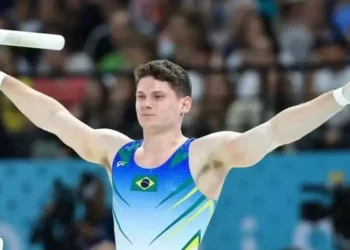 Diogo Soares conquista medalha de prata no Pan-Americano de ginástica artística