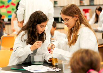 Escola de Salvador recebe reacreditação internacional