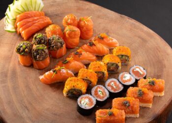 Dia do Amigo: Sattu Sushi celebra a data com uma experiência gourmet completa de sushi delivery