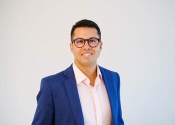 Médico baiano participa de congresso na Itália, que debate inovações nos tratamentos ginecológicos