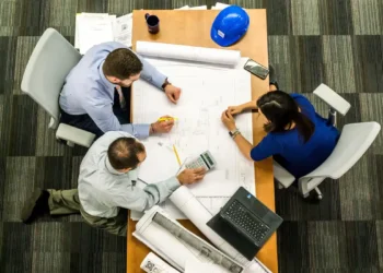 Homens ocupam seis em cada dez cargos gerenciais, aponta IBGE