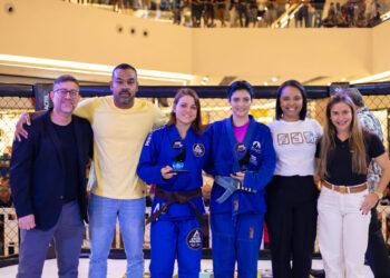 Eduarda Ronda foi destaque no DemoFight, com luta de inclusão. Evento reuniu 30 atletas em Lauro de Freitas