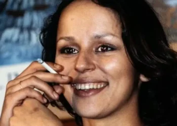 Morre Christine Boisson, atriz do longa erótico de ‘Emanuelle’, aos 68 anos