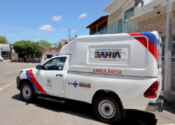 Governo do Estado entrega nova ambulância para reforçar assistência à população de Caturama
