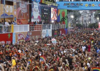 Governador participa da abertura do Carnaval de Salvador