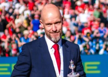 Manchester United anuncia a renovação de contrato com Erik ten Hag até 2026
