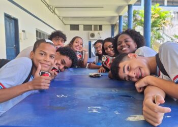 Escolas da rede estadual inovam com alternativas criativas ao uso do celular