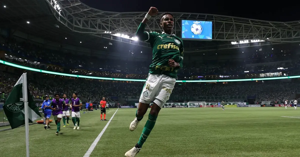 Estêvão se torna o terceiro mais jovem a marcar na história do Palmeiras