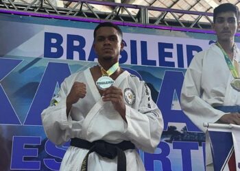 Estudantes da rede estadual de Salvador conquistam medalhas em etapa do Campeonato Brasileirão de Karatê, no Rio de Janeiro