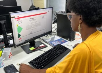 Estudantes de escolas públicas conhecem espaços culturais durante as férias