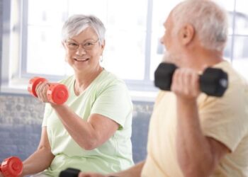 Estudo mostra benefício de exercícios físicos em idosos com câncer