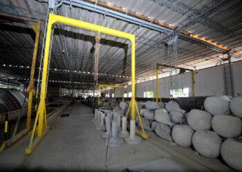 Desal produz anualmente mais de 50 mil peças de mobiliário urbano em Salvador