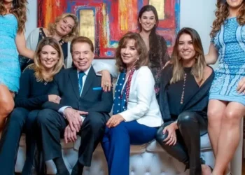 Família Abravanel encontra carta escrita por Silvio Santos antes da morte