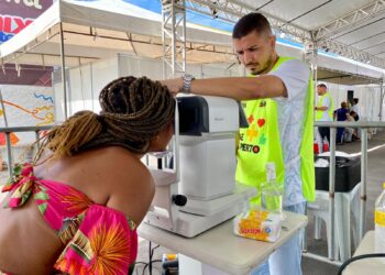 Procedimentos oftalmológicos lideram atendimentos no primeiro dia da Feira Saúde Mais Perto, em Porto Seguro