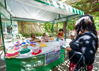 Feiras de Práticas Integrativas movimentam sede e orla com ampla programação