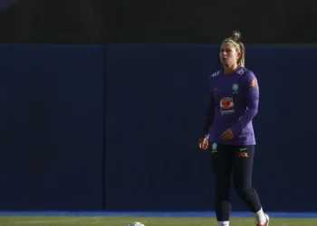 Fernanda Palermo diz esperar confronto físico com o Canadá