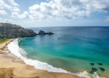 Fernando de Noronha: taxa de visitação sobe para R$ 101 por dia