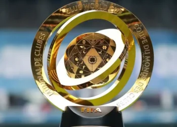 Fifa testa câmeras em árbitros, impedimento semiautomático e tablets para substituições no Mundial de Clubes de 2025