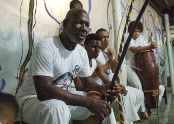 Documentário “Dessa Arte Eu Sei Um Pouco” homenageia legado de mestres de capoeira na Bahia