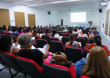 Educadores da Rede Municipal de Lauro de Freitas participam de formação sobre Fluxo Educacional Inclusivo