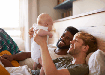 Adoções por casais homoafetivos alcançam recorde no Brasil